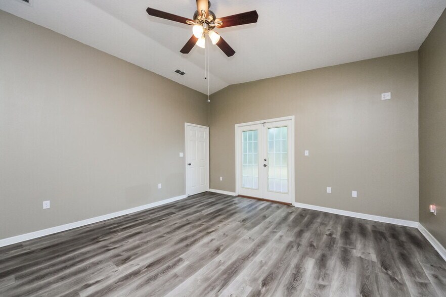 Building Photo - 1719 Orange View Way