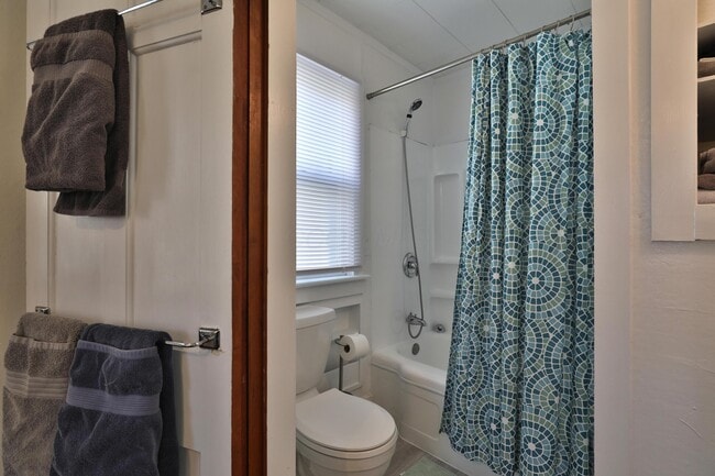 Building Photo - 1314 Michigan Ave