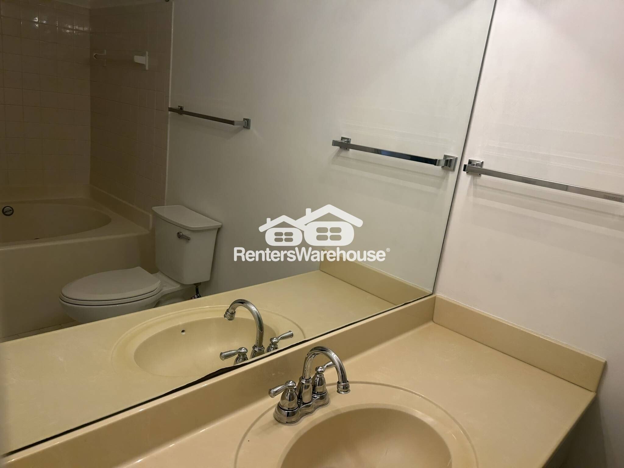 Building Photo - 1303 Gables Dr