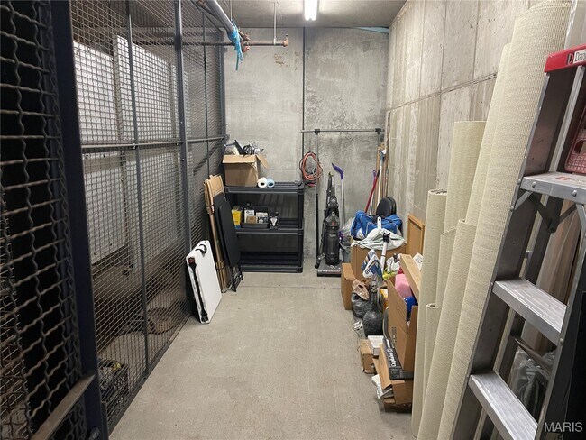 Building Photo - 4909 Laclede Ave