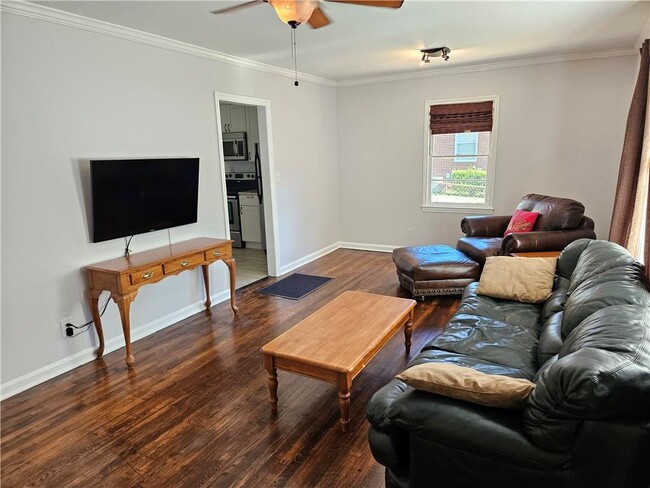 Building Photo - 173 Nancy Dr SE