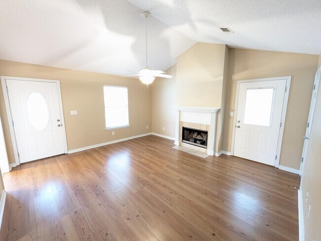 Building Photo - 2625 Weeping Willow Ln