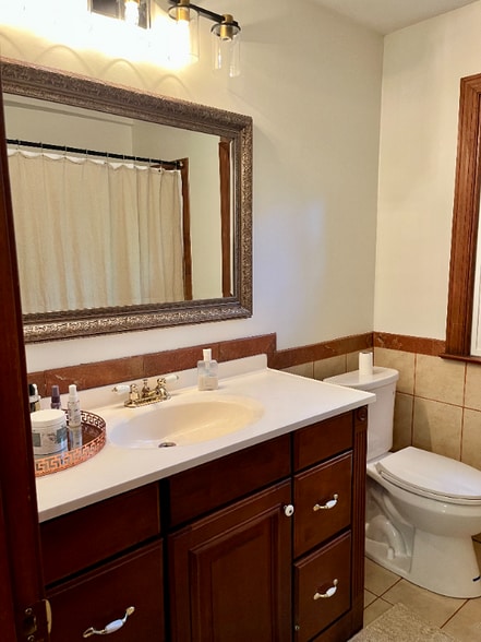 Building Photo - 13600 Fox Chase Terrace