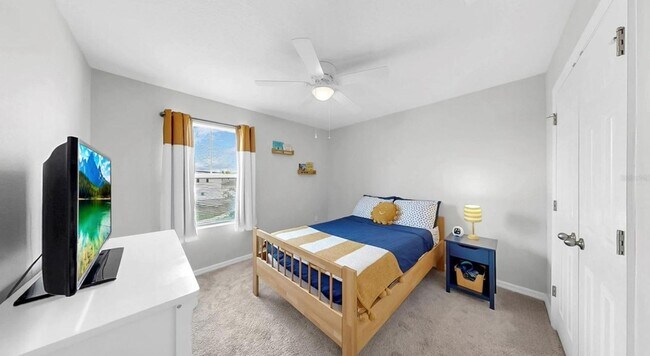 Building Photo - Spacious 5bed - With Amenities!