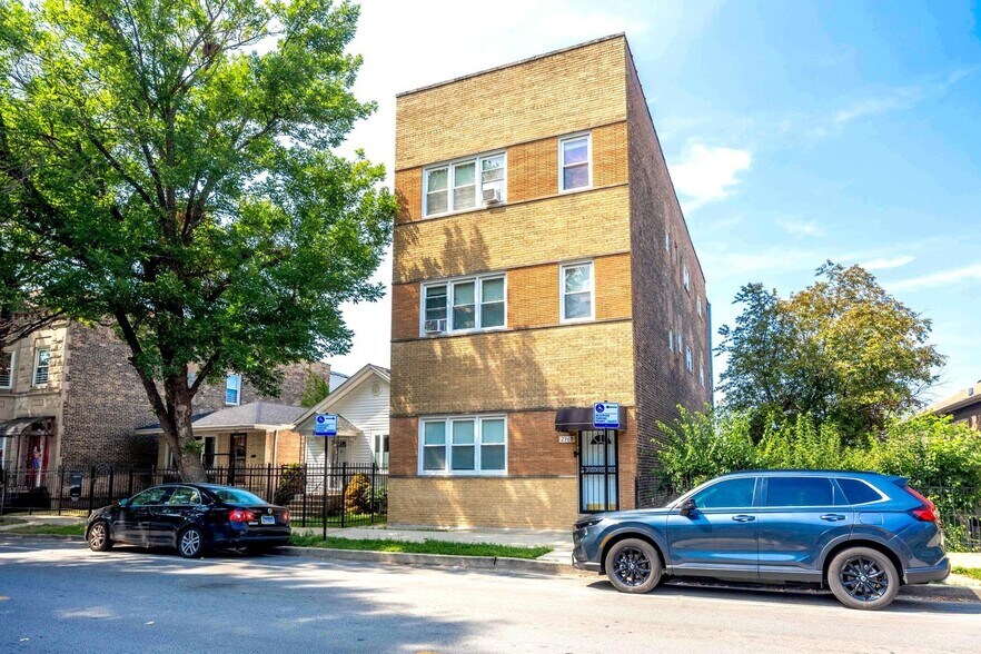 Building Photo - 2938 S Loomis St