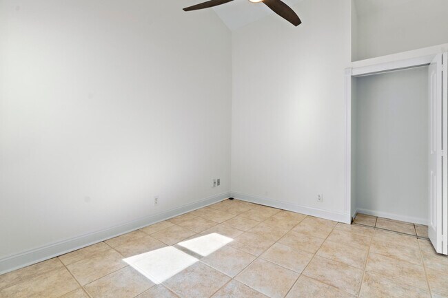 Building Photo - 4545 Brandywine Dr