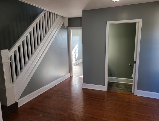 Building Photo - 113 White Ave