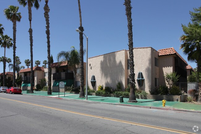 Primary Photo - Casa Grande Apartments