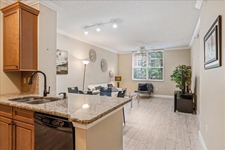 Primary Photo - 720 S Sapodilla Ave