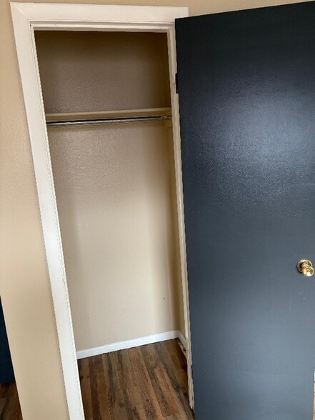 Building Photo - 350 Gahart Dr