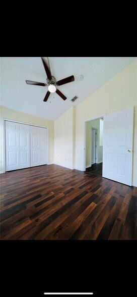 Building Photo - 1005 Universal Rest Pl