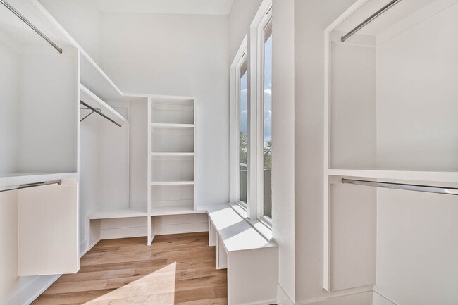 Building Photo - 210 NW 9th St