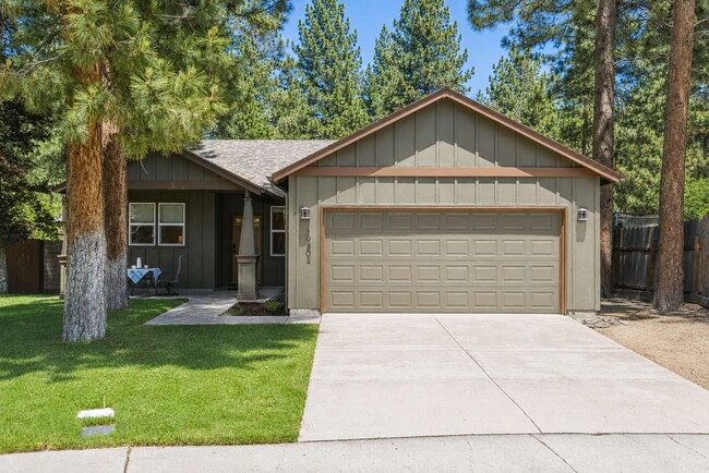 Building Photo - Furnished 3-Bedroom Home in Southwest Bend with Yard Care Included