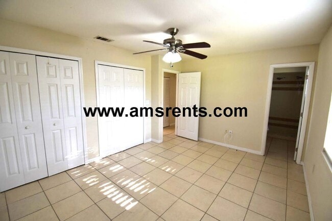 Building Photo - Charming 3-bedroom, 2-bathroom home in Poinciana