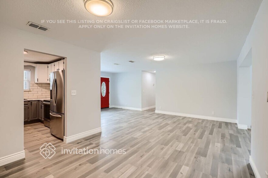 Building Photo - 7912 Argentine Dr W