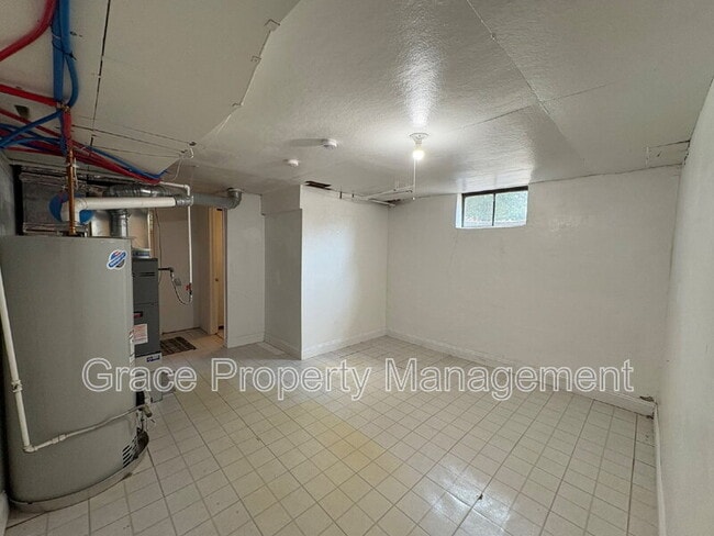 Building Photo - 2240 S Clermont St