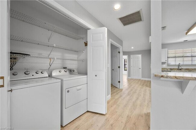 Building Photo - 6654 Tannin Ln