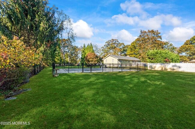 Building Photo - 72 Whalepond Rd