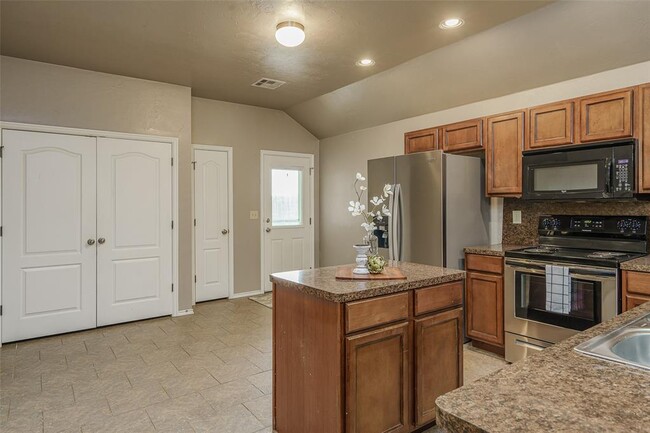Building Photo - 8113 Frye Ln