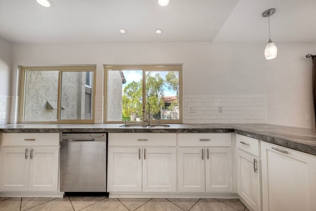 Building Photo - Rancho Bernardo 55+ Community Attached Home 2 Bed, 2 Ba with Patio, Private yard and Laundry