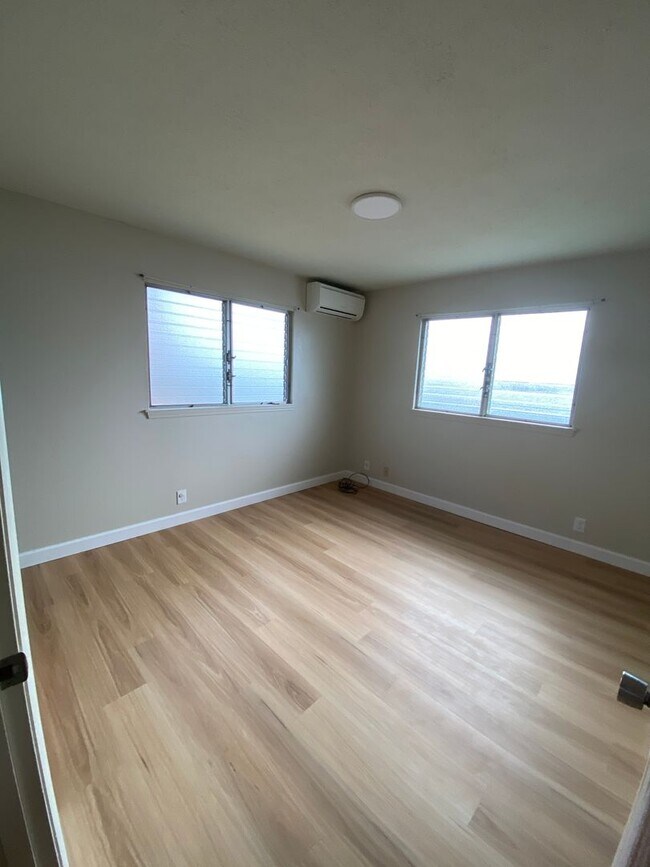 Building Photo - 843 21st Ave