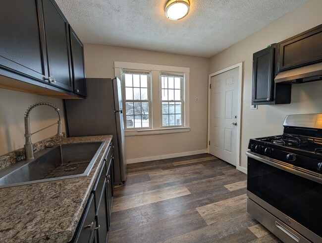 Building Photo - 1476 W 107th St