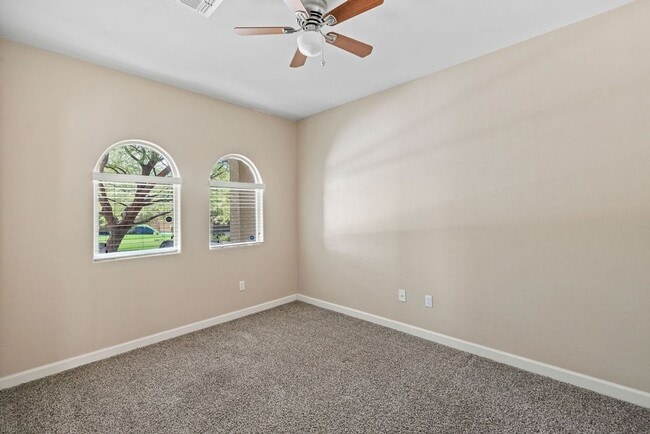 Building Photo - This very popular 2-story home floor plan ...