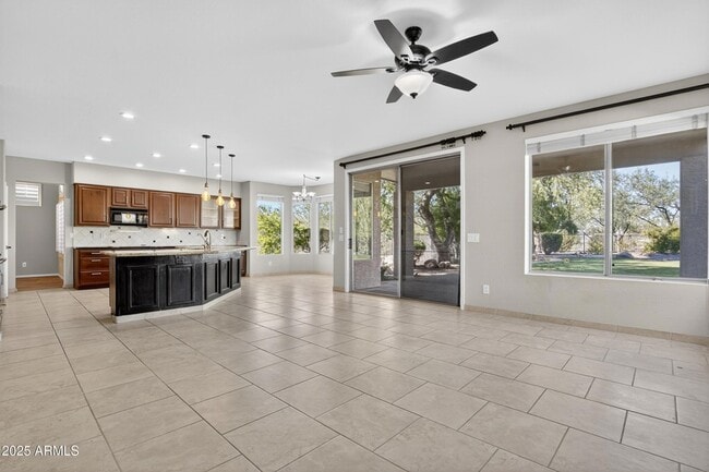 Building Photo - 4302 E Mossman Rd