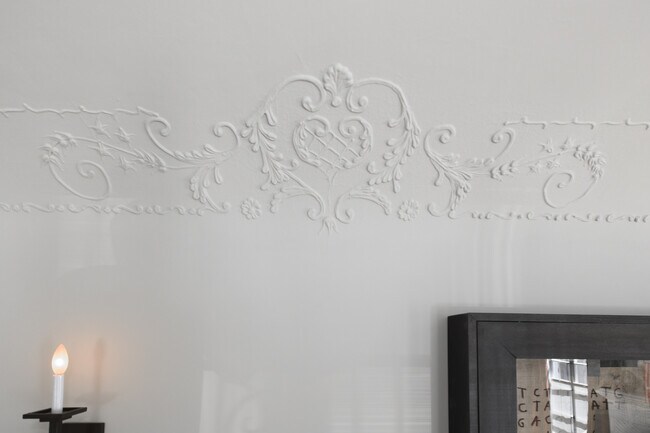 Building Photo - 148 S Orange Dr