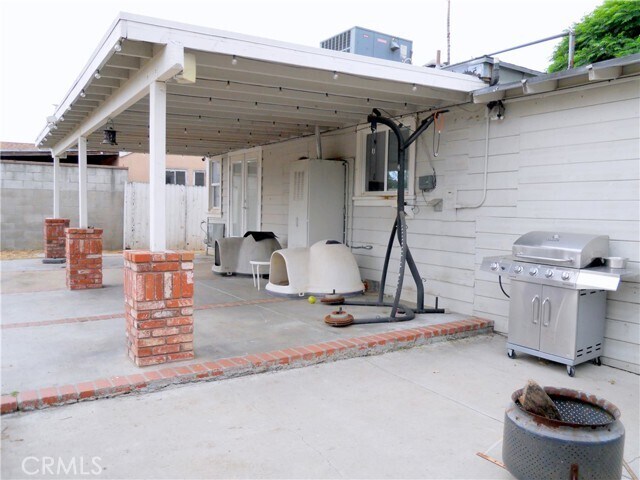 Building Photo - 3071 N Crescent Ave