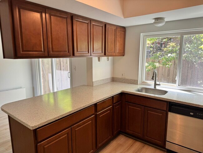 Building Photo - 3200 Bolgos Cir