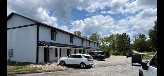 Building Photo - 2918 Montvale Rd