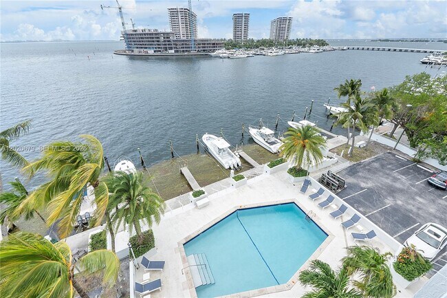 Building Photo - 1600 S Bayshore Ln