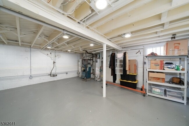 Building Photo - 68 Derwent Ave