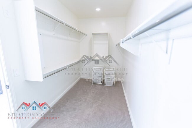 Building Photo - 959 W Zion Pl