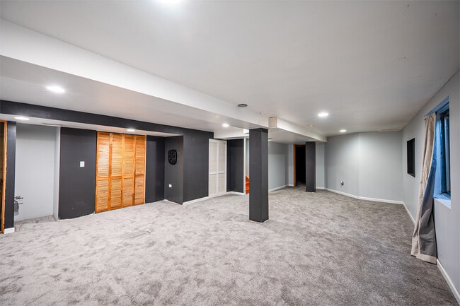 Building Photo - 511 Maggie Ln