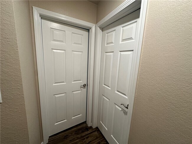 Building Photo - 2129 Brown Bear Ln