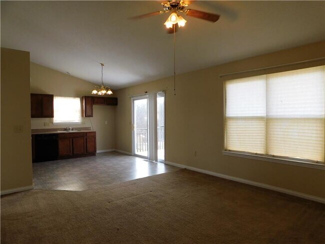 Building Photo - 1206 Carthage Dr