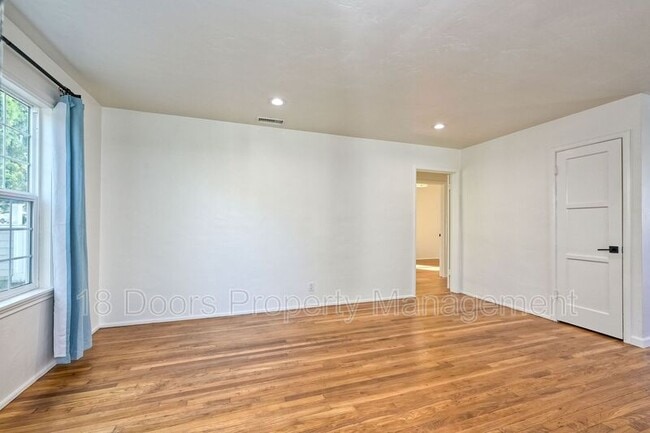 Primary Photo - 254 G Ave