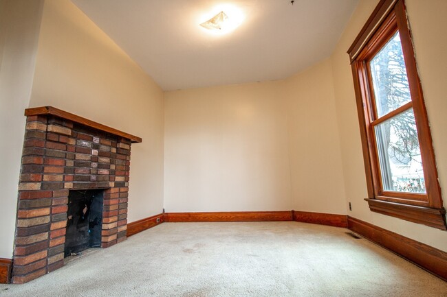 Building Photo - Wiles Hill - House - 3 bedroom house with ...