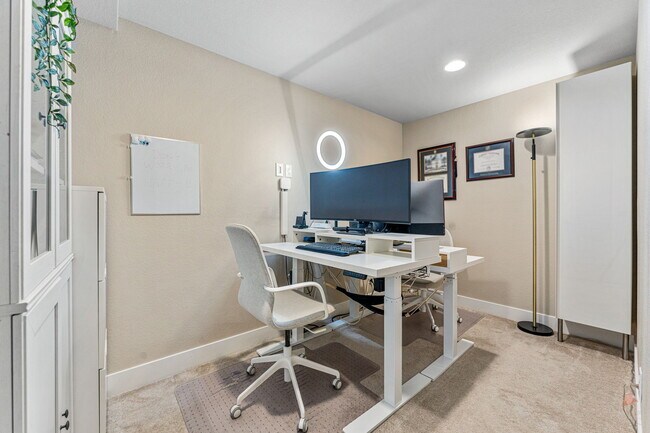 Building Photo - 9325 E 58th Dr