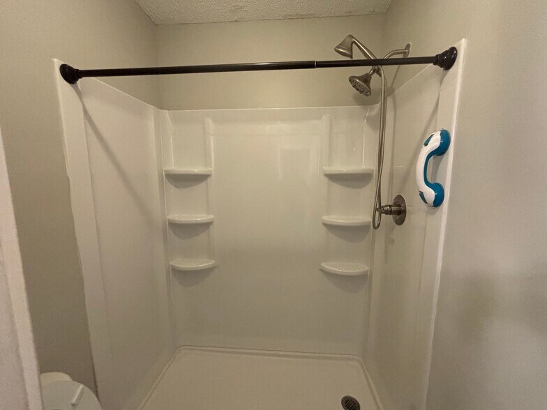 Building Photo - 3895 Oak Branch Cir E