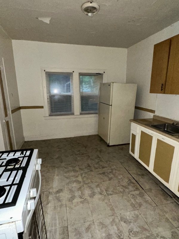 Building Photo - 3318 East Dr