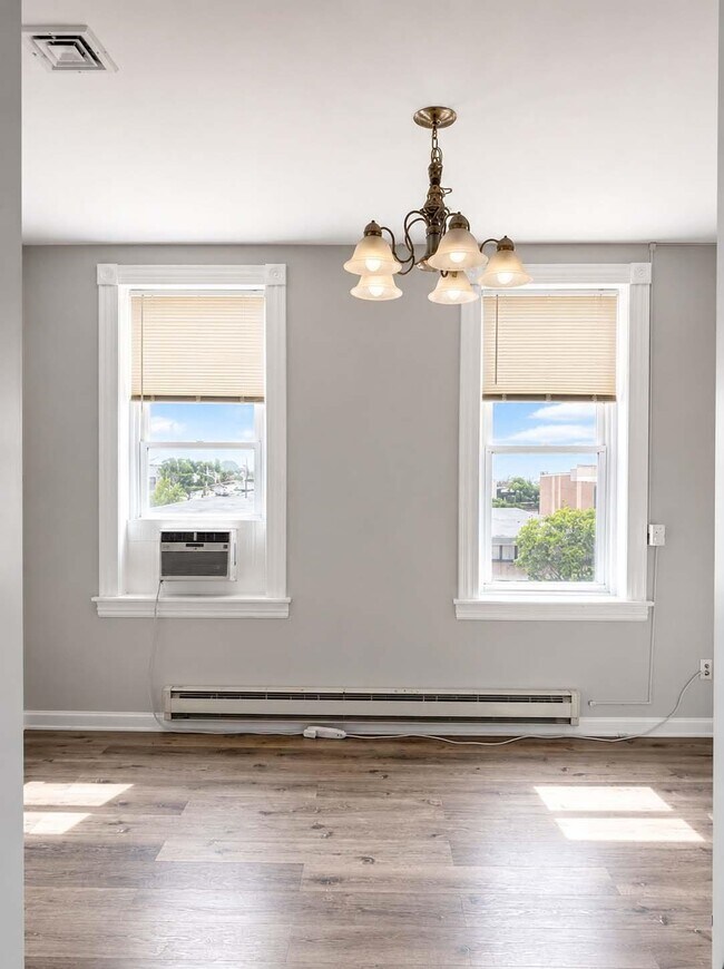 Building Photo - 444 Broadway