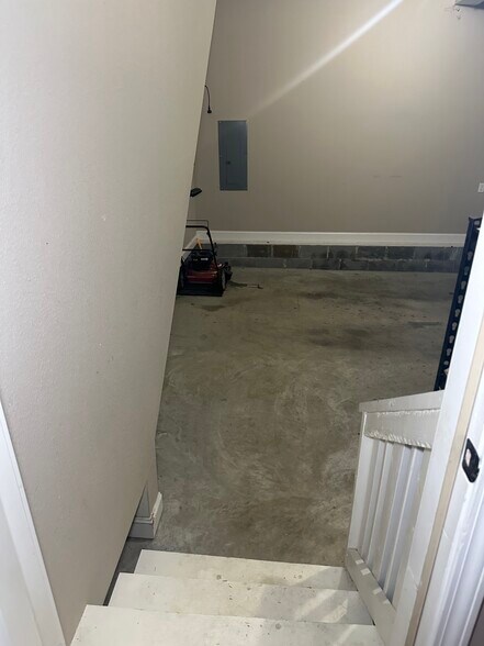 Building Photo - 1124 Eagles View Dr