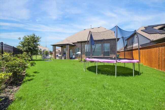 Building Photo - 11718 Lost Maples Springs Dr