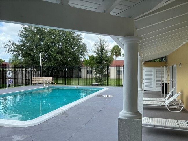 Building Photo - 809 NE 214th Ln