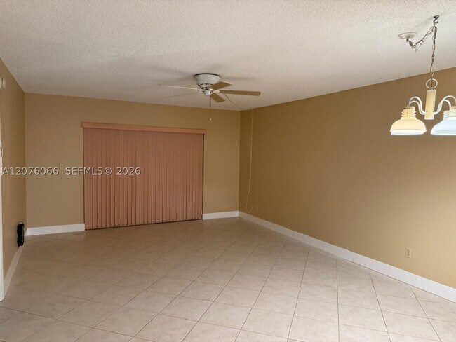 Building Photo - 7797 Golf Cir Dr