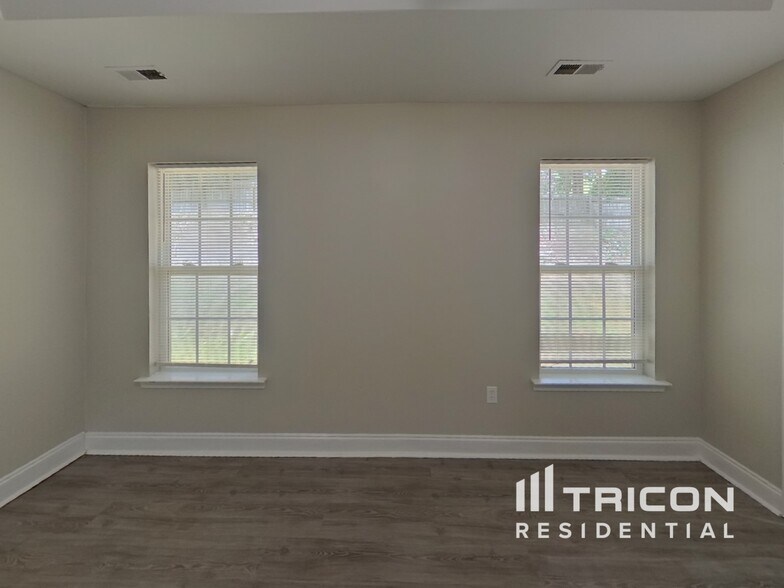 Building Photo - 941 Lynnview Ct