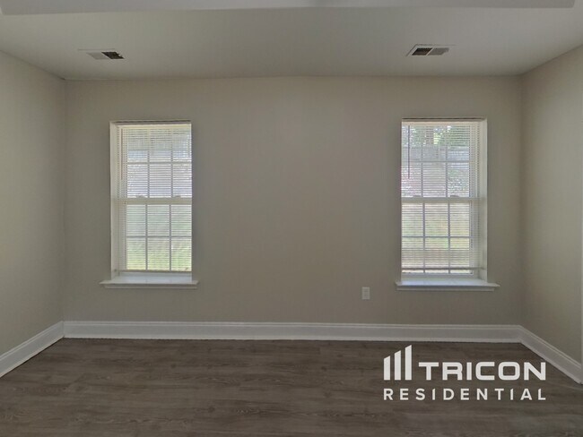 Building Photo - 941 Lynnview Ct